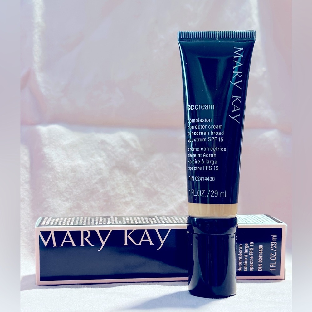 Shade Light to Medium Mary Kay® CC Cream Sunscreen Broad Spectrum SPF 15*